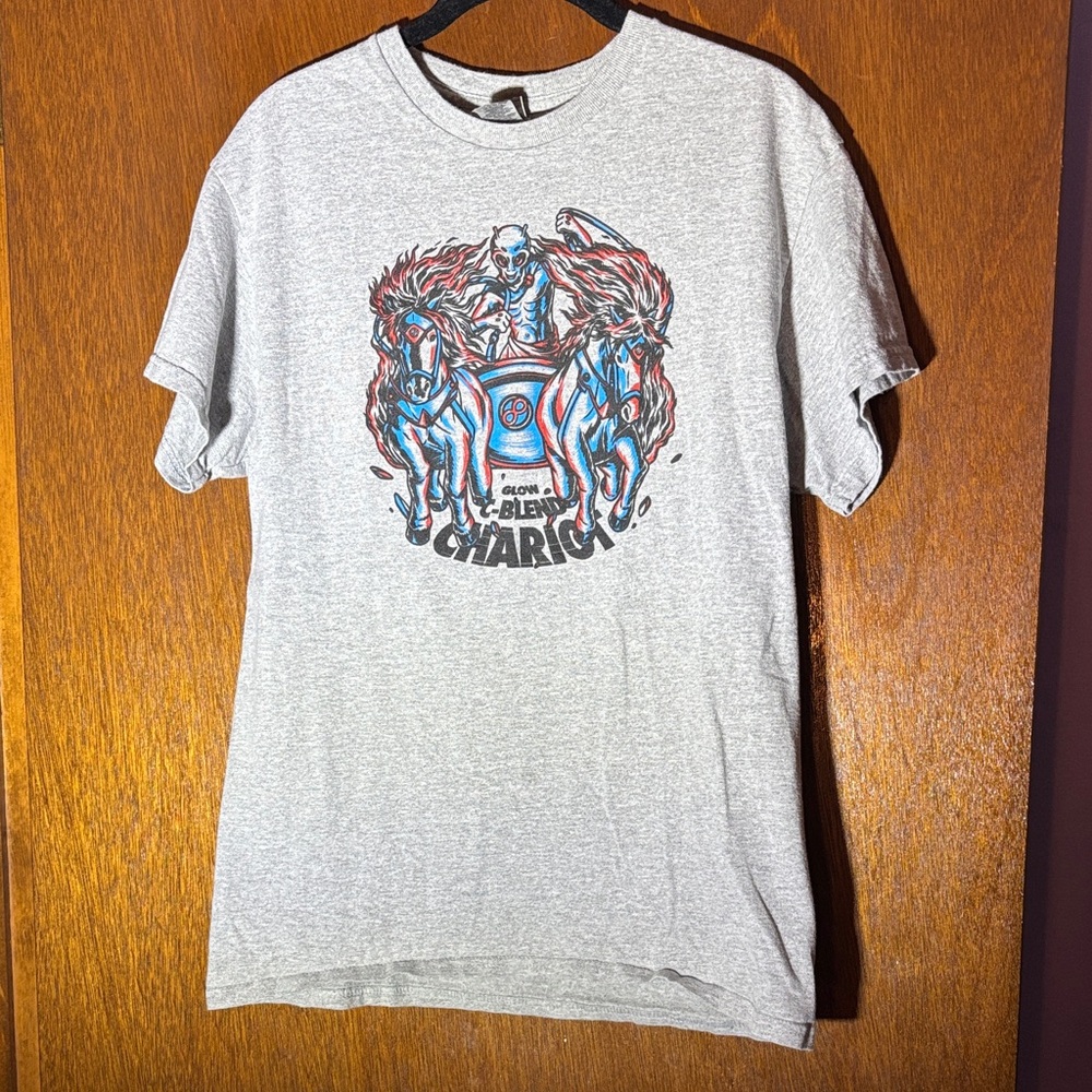 Infinite Discs Glow C Blend Chariot Gray Graphic Tee with Bold Design